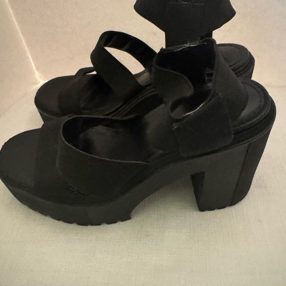 Funky Chunky Forever 21 Block Heel Sandals Size 9 - Picture 2 of 12